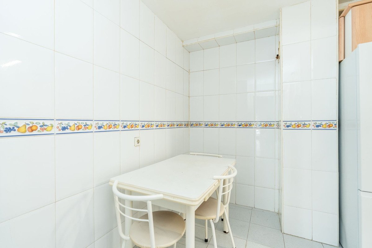 3 Bed Middle Floor Apartment in Nueva Andalucía