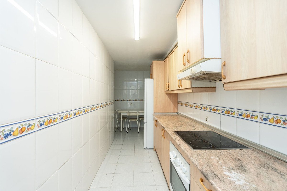 3 Bed Middle Floor Apartment in Nueva Andalucía