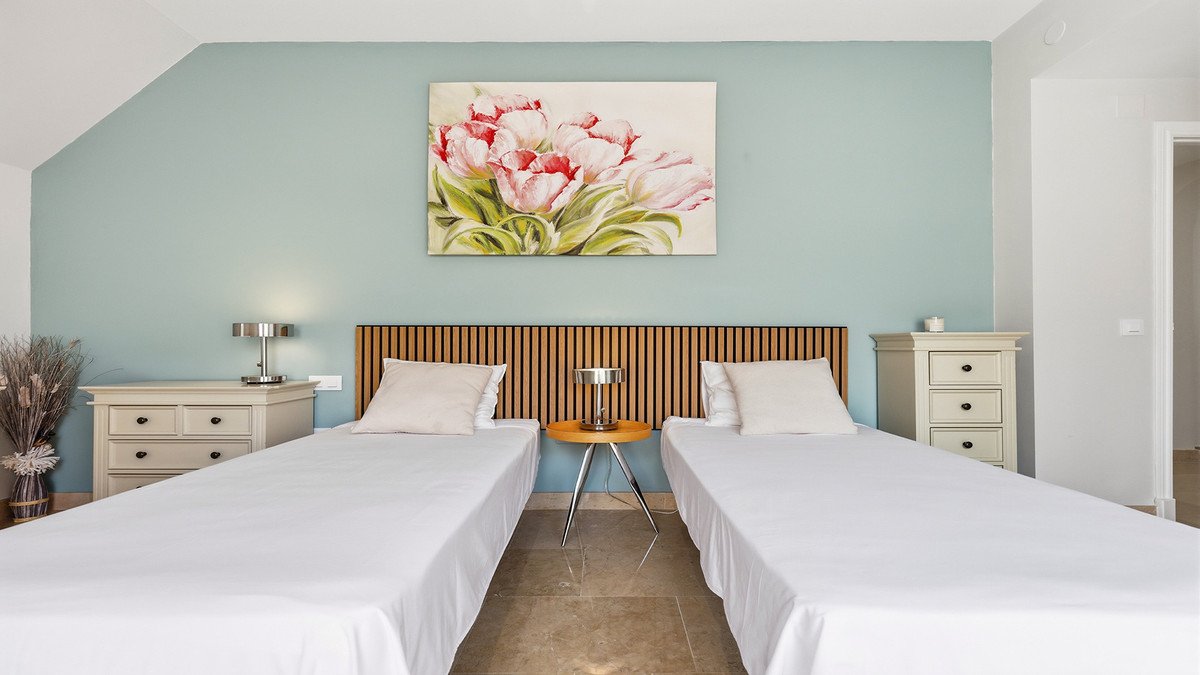 3 Bed Penthouse in La Duquesa