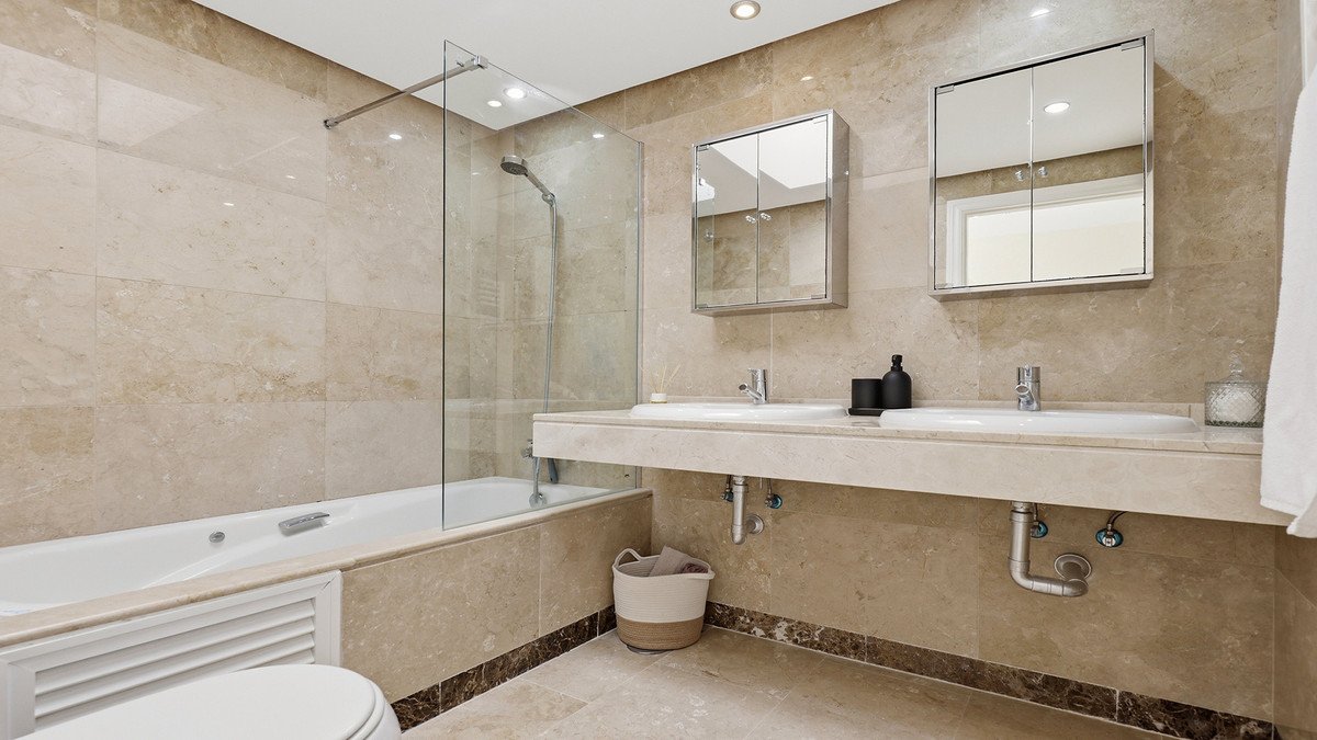 3 Bed Penthouse in La Duquesa