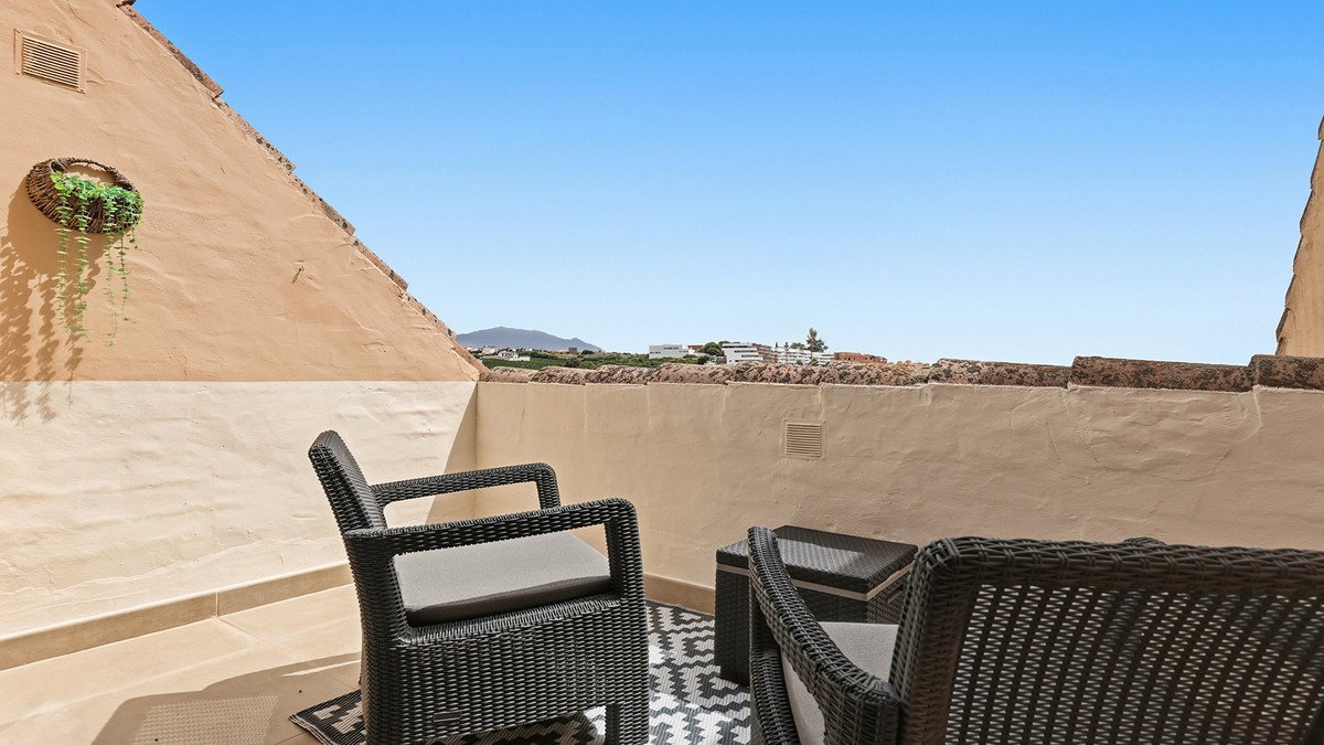 3 Bed Penthouse in La Duquesa
