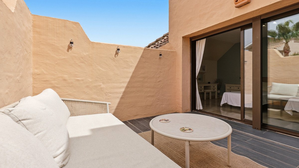3 Bed Penthouse in La Duquesa