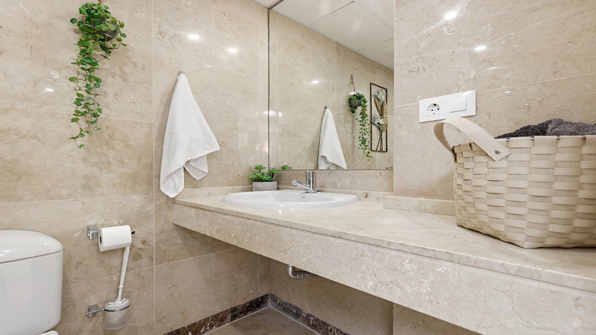 3 Bed Penthouse in La Duquesa