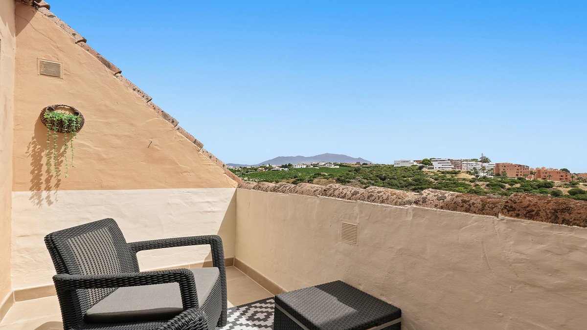 3 Bed Penthouse in La Duquesa