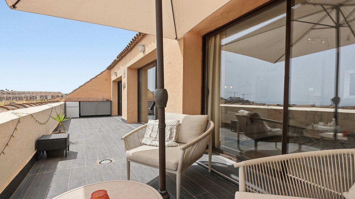 3 Bed Penthouse in La Duquesa