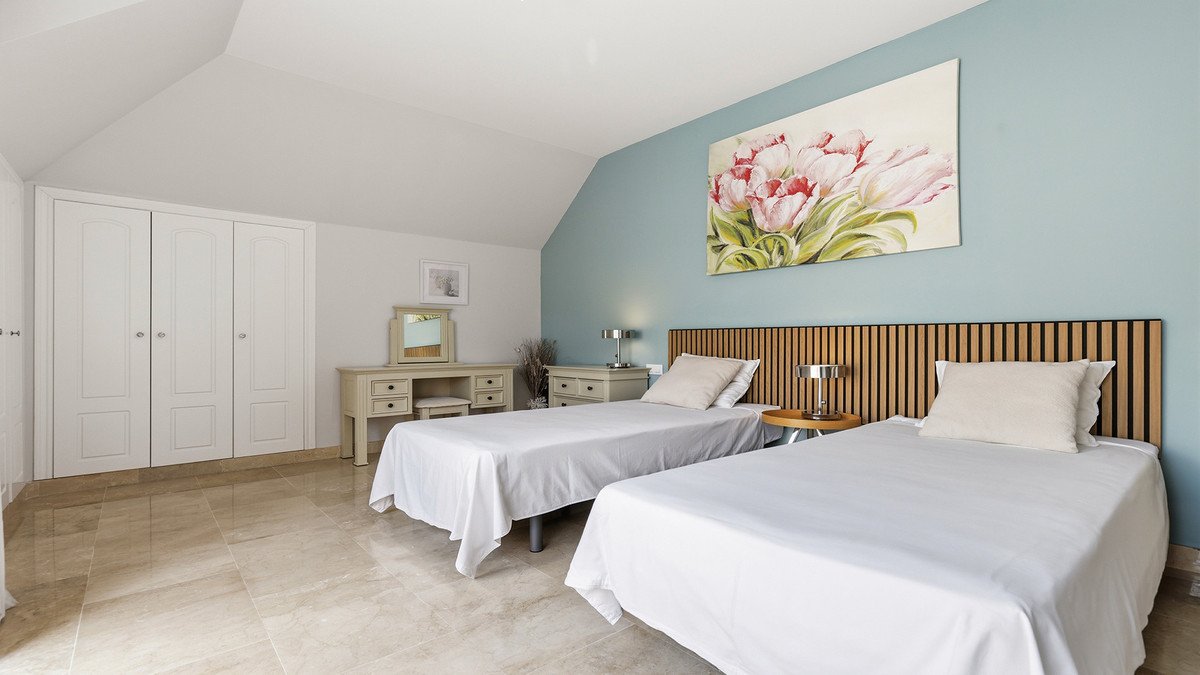3 Bed Penthouse in La Duquesa
