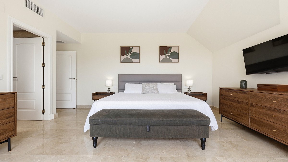 3 Bed Penthouse in La Duquesa