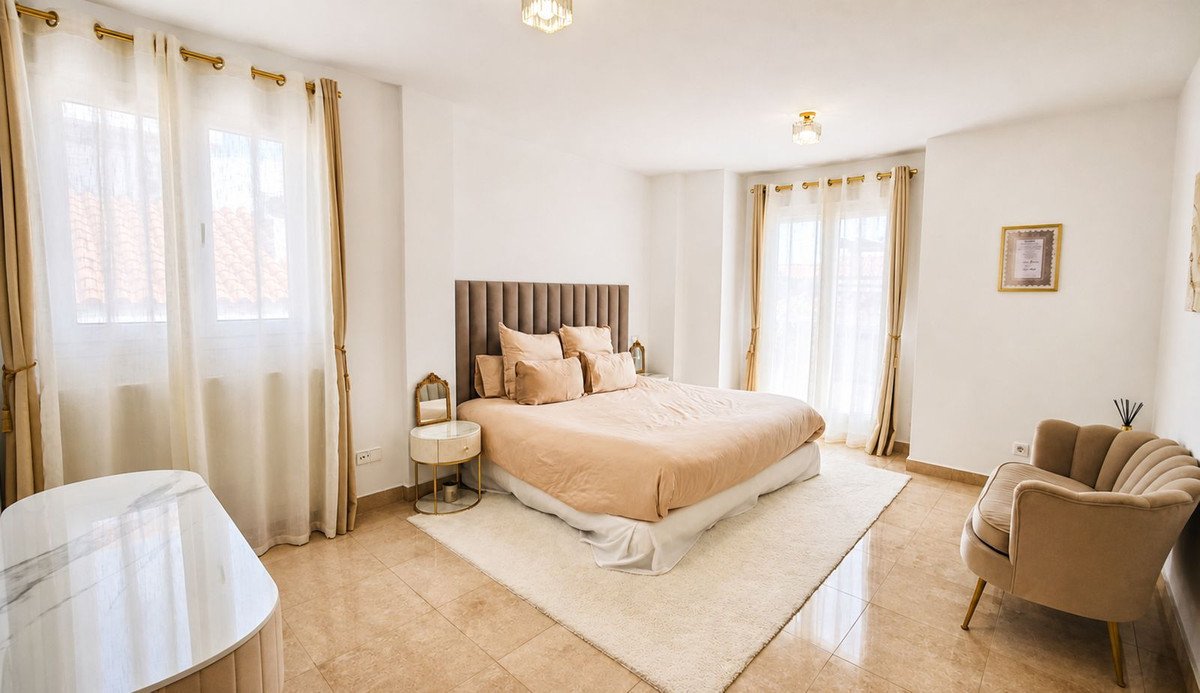 6 Bed Detached Villa in Manilva