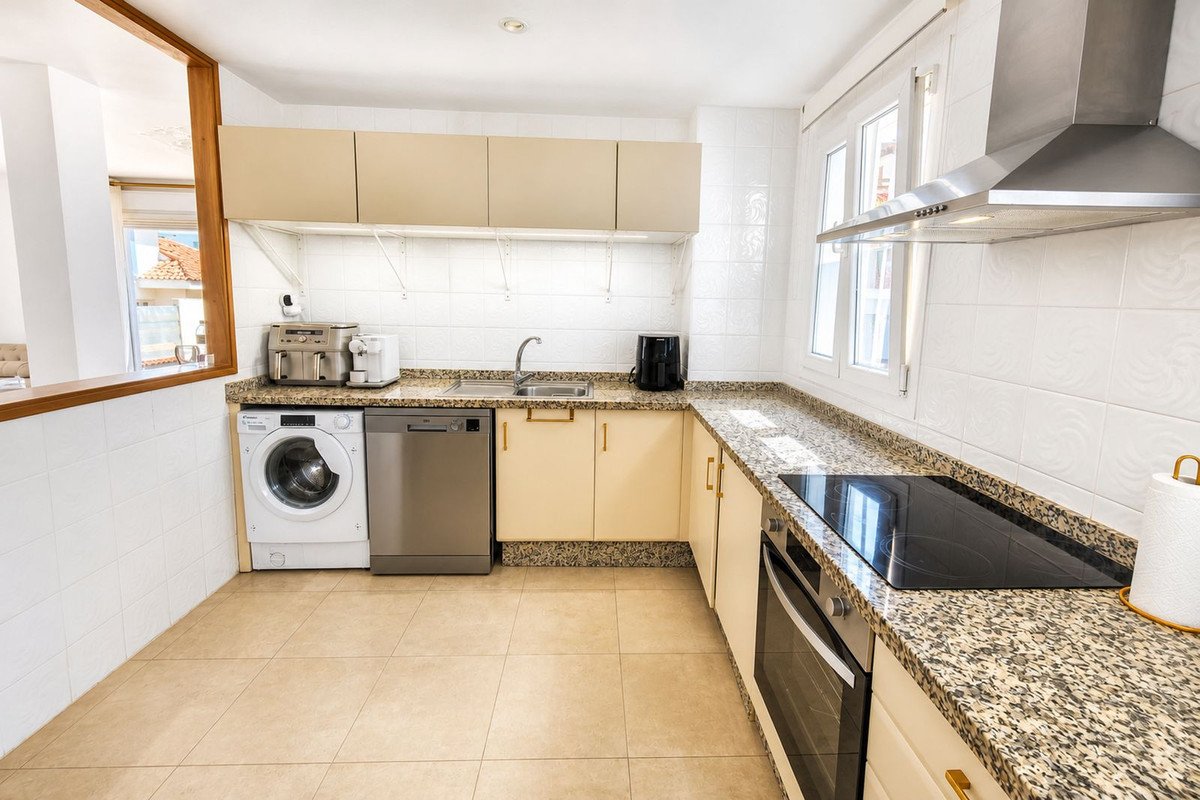 6 Bed Detached Villa in Manilva
