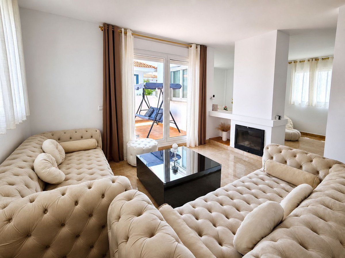 6 Bed Detached Villa in Manilva