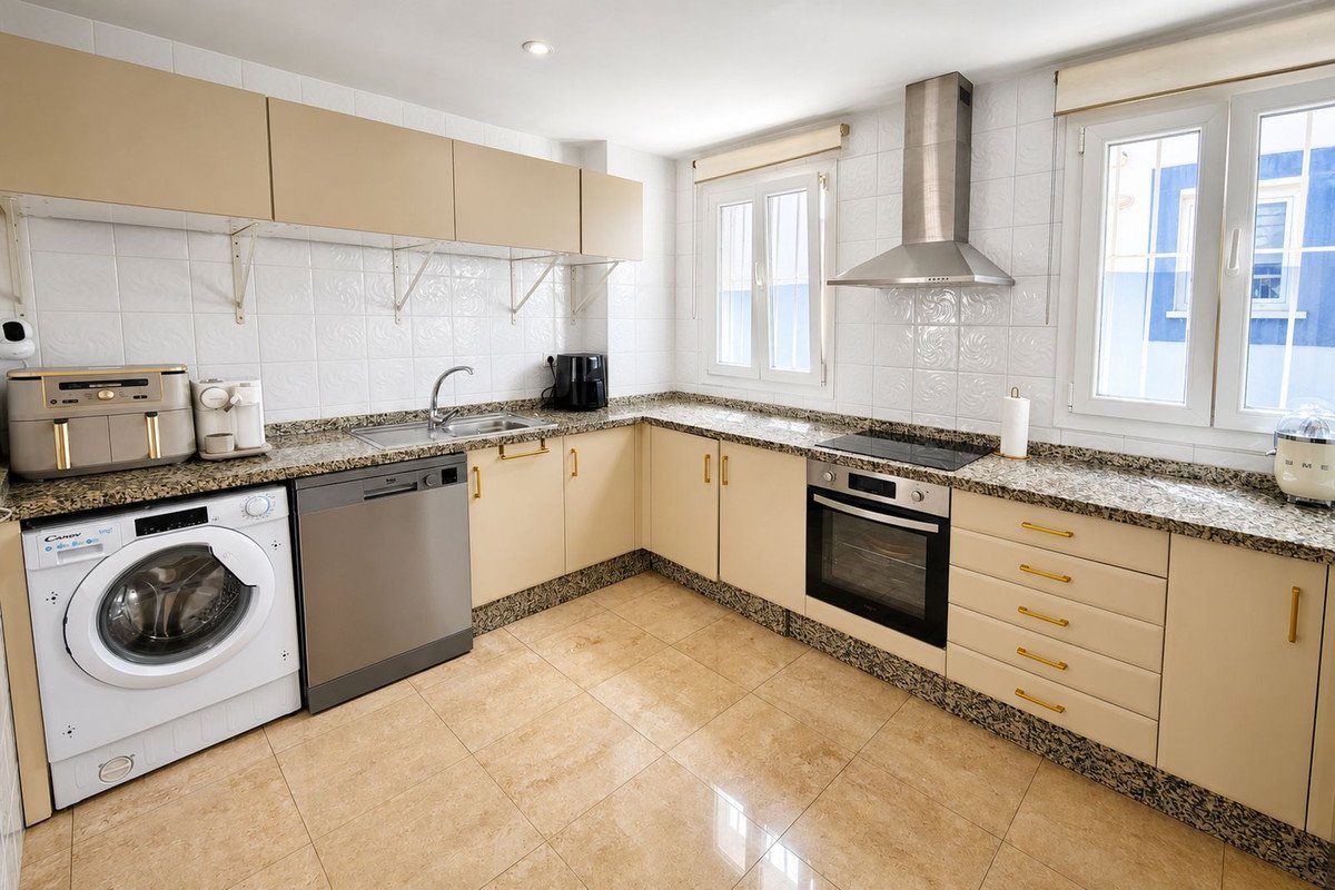 6 Bed Detached Villa in Manilva