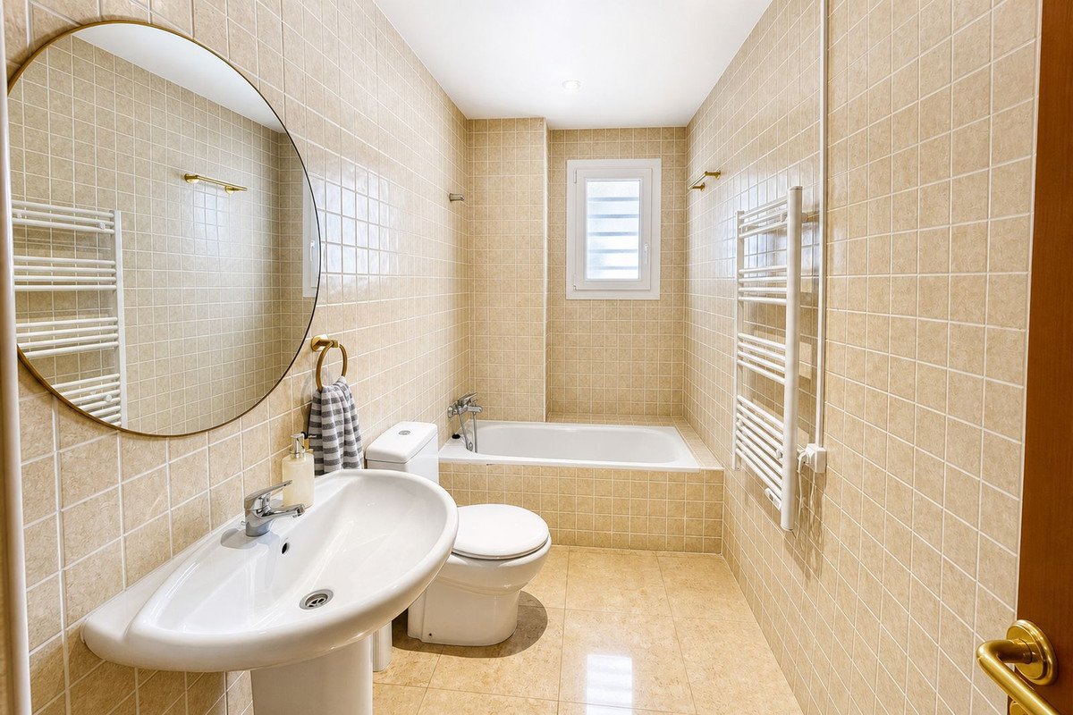 6 Bed Detached Villa in Manilva