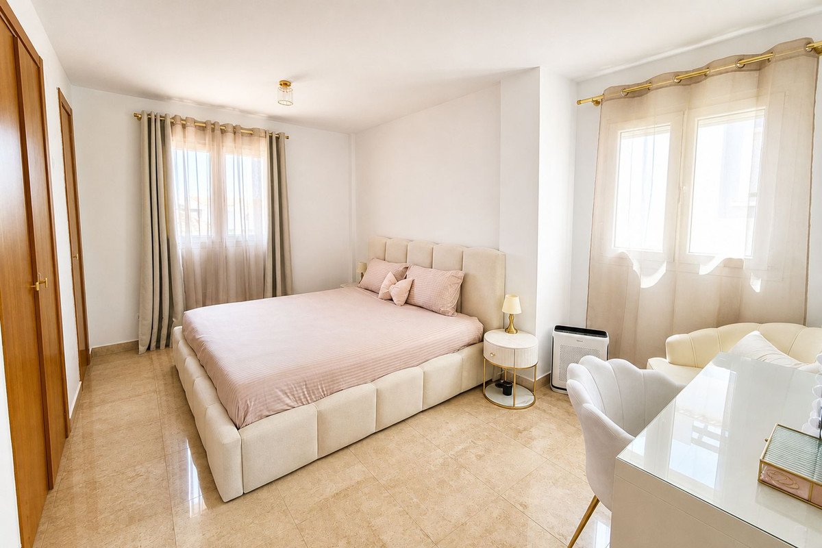 6 Bed Detached Villa in Manilva