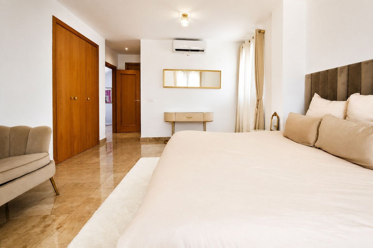 6 Bed Detached Villa in Manilva