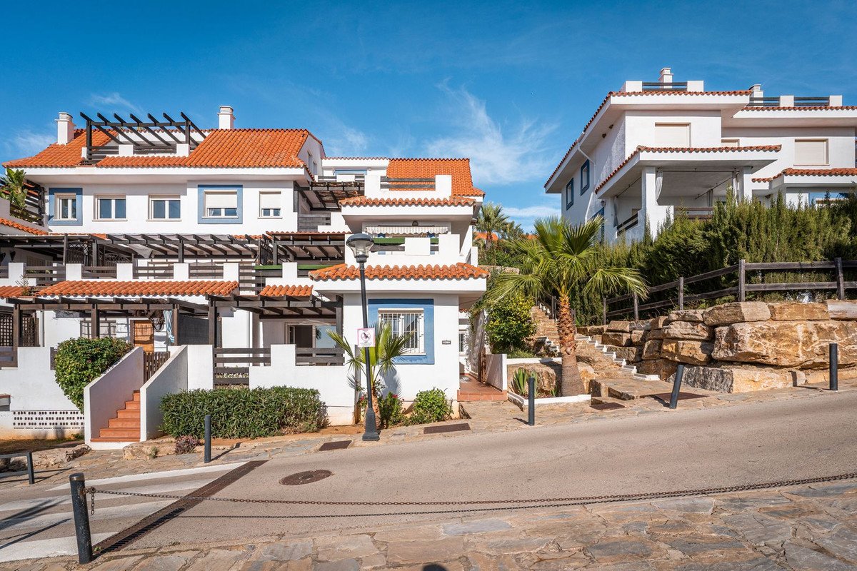 6 Bed Detached Villa in Manilva