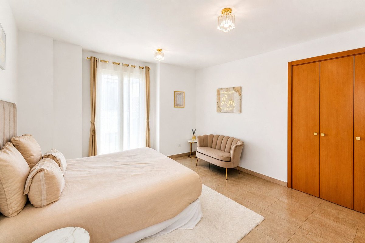 6 Bed Detached Villa in Manilva