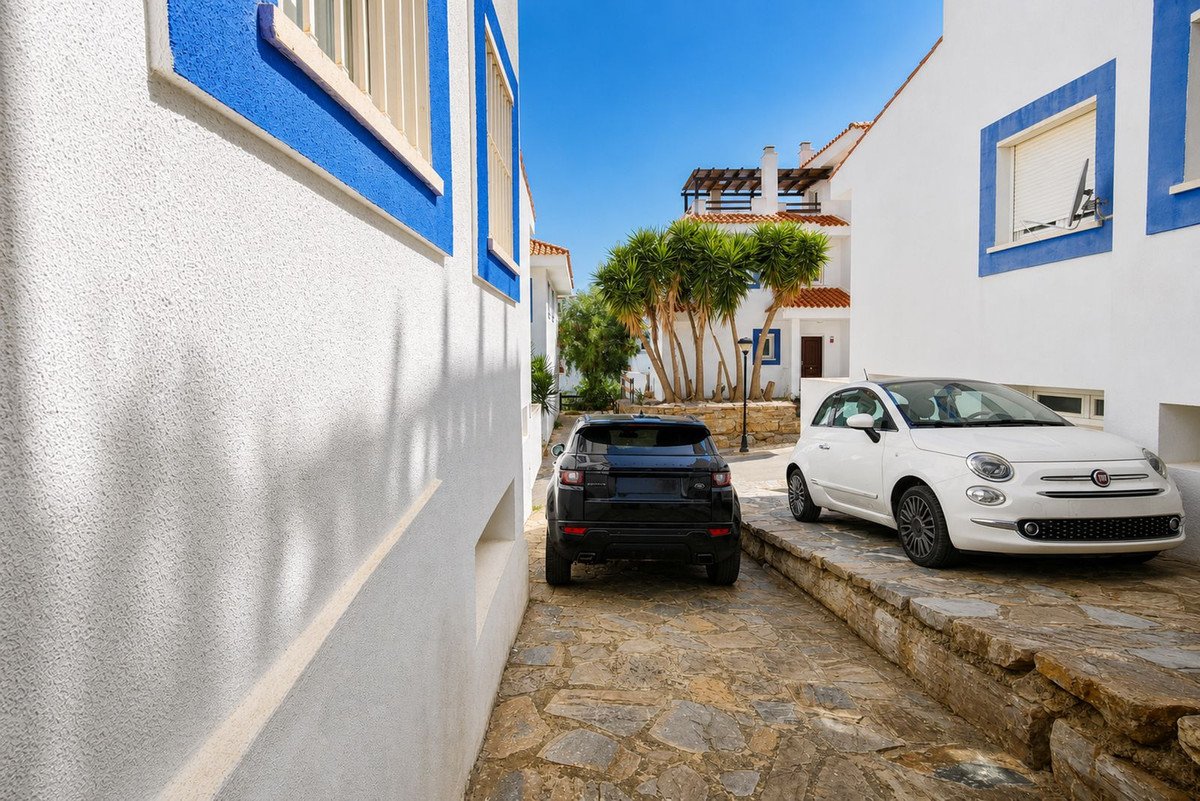 6 Bed Detached Villa in Manilva