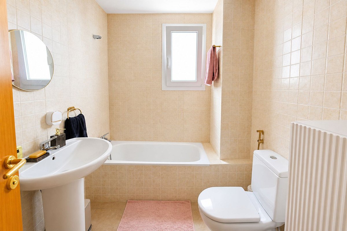6 Bed Detached Villa in Manilva