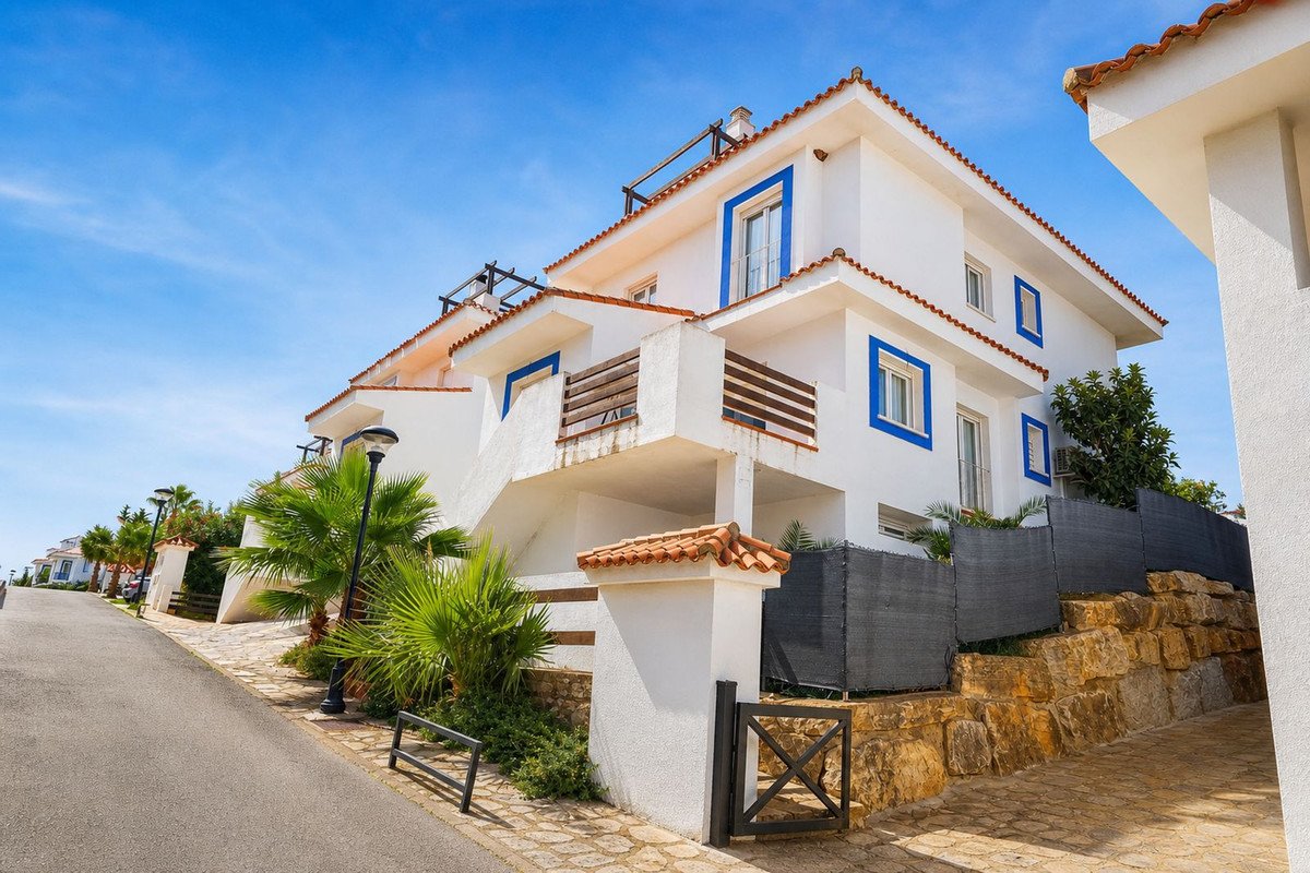 6 Bed Detached Villa in Manilva