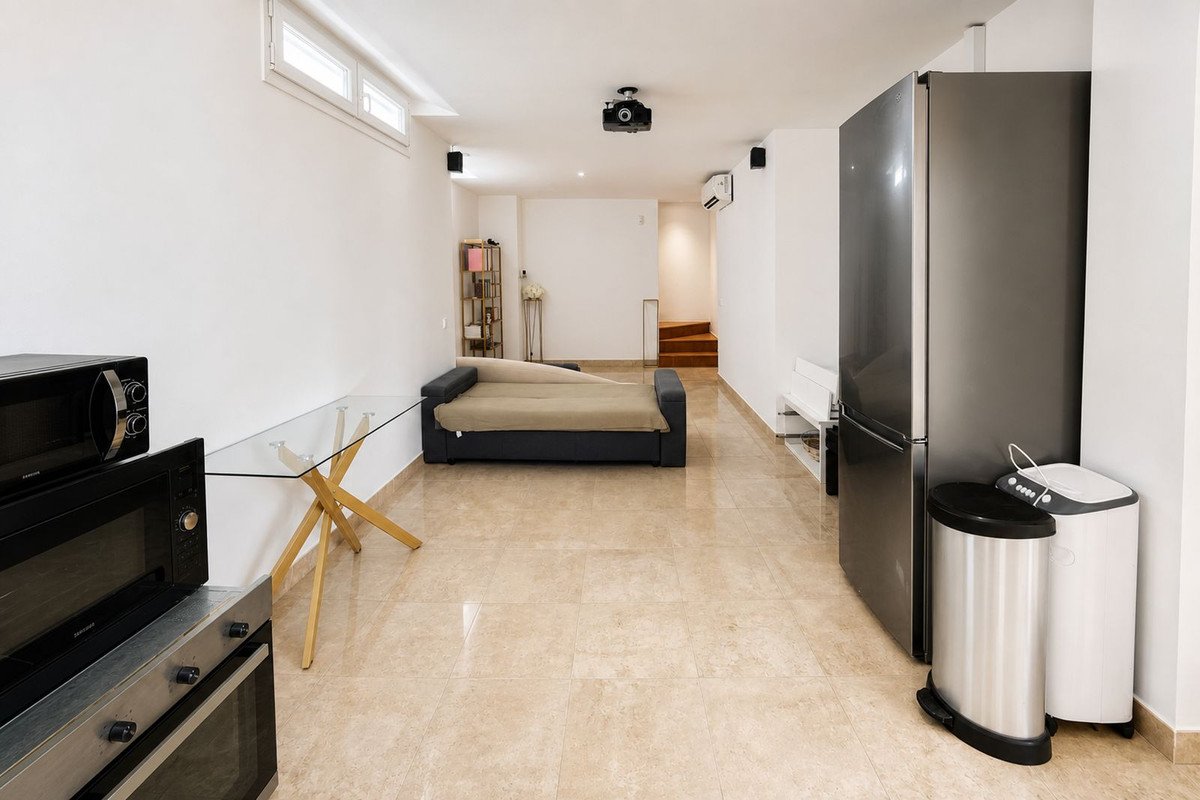 6 Bed Detached Villa in Manilva
