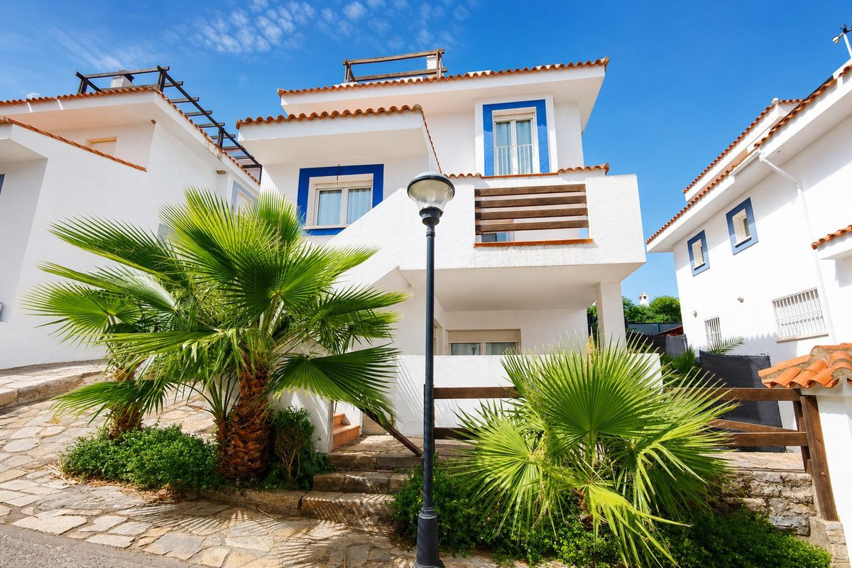 6 Bed Detached Villa in Manilva