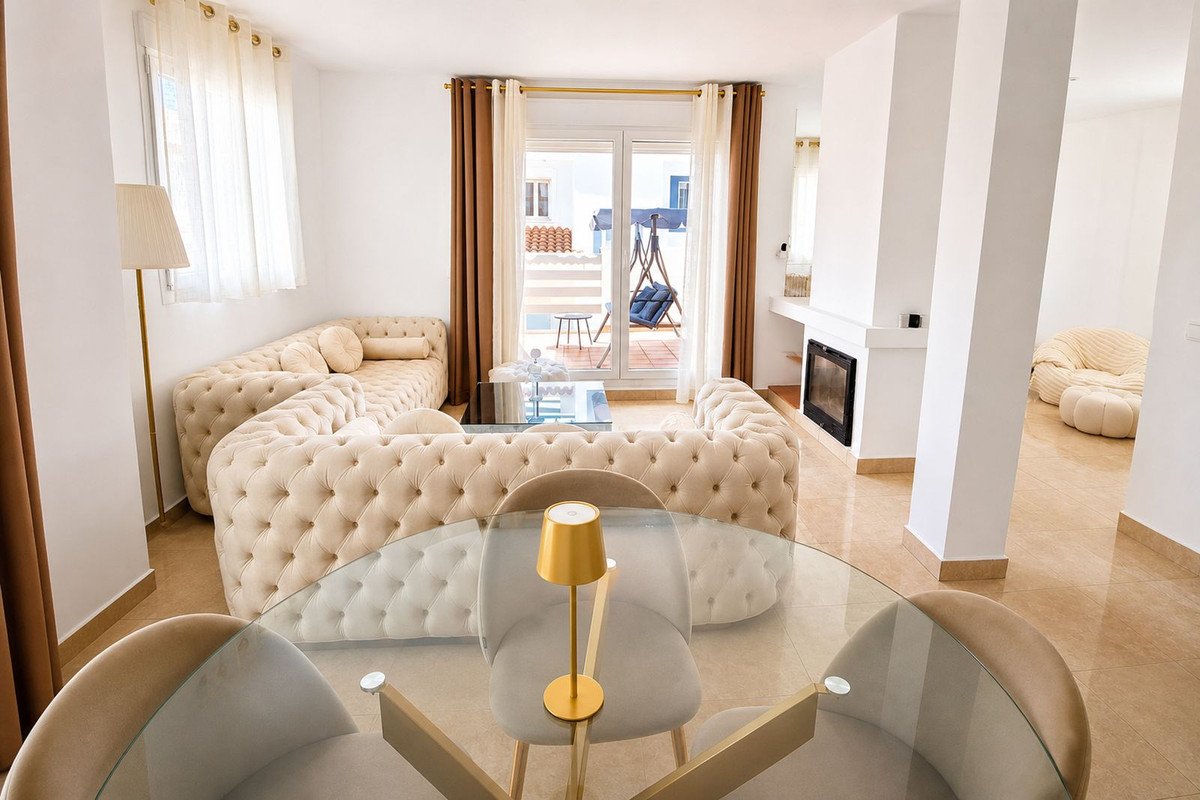 6 Bed Detached Villa in Manilva