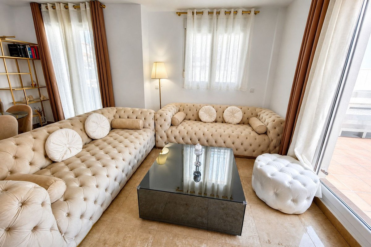 6 Bed Detached Villa in Manilva