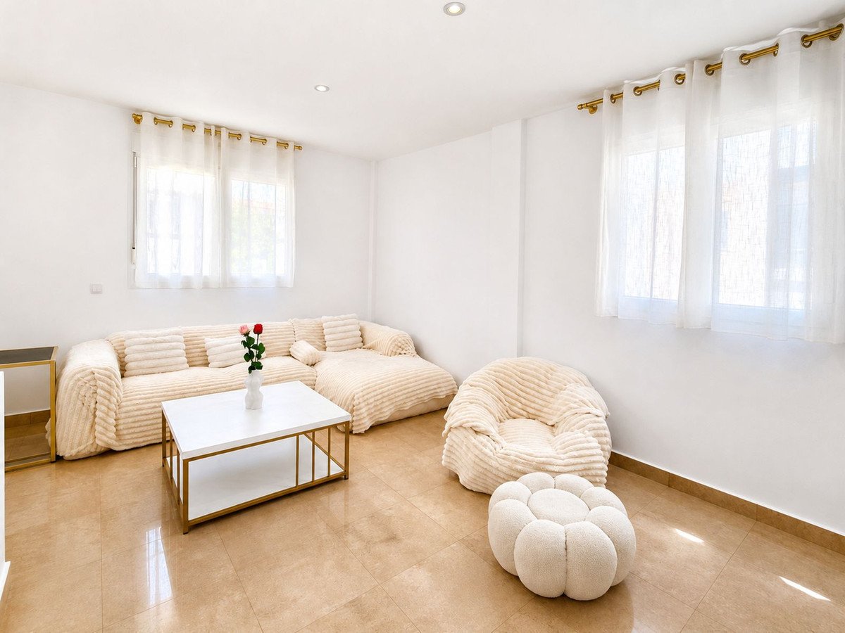 6 Bed Detached Villa in Manilva