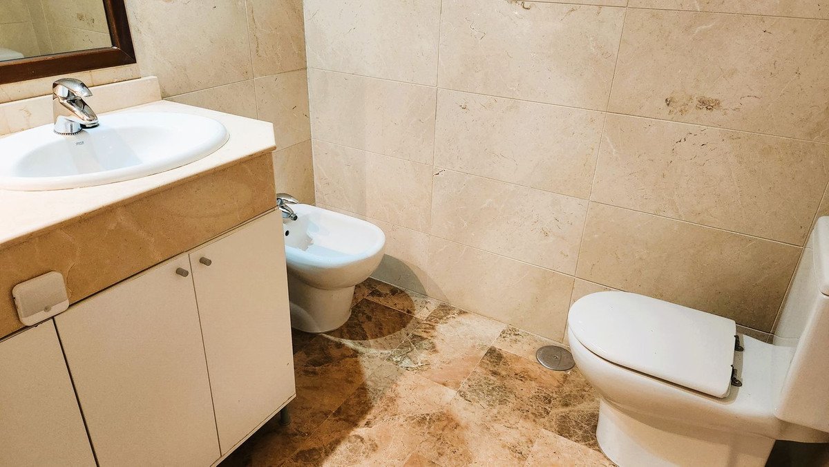 2 Bed Middle Floor Apartment in San Pedro de Alcántara