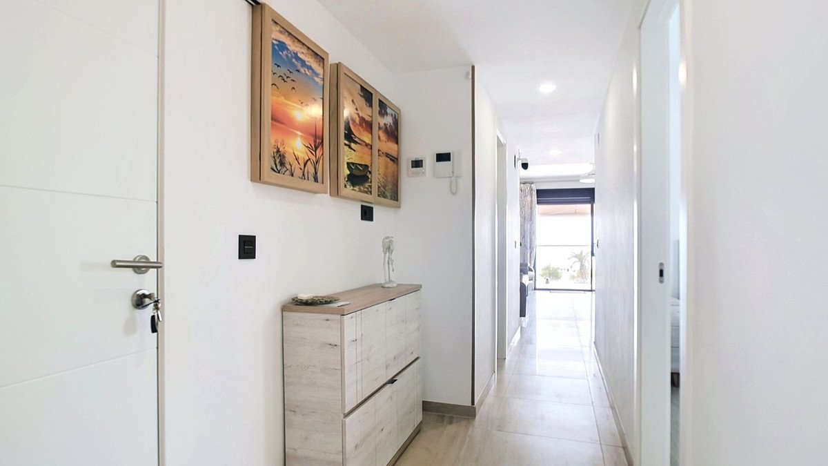 2 Bed Middle Floor Apartment in Fuengirola