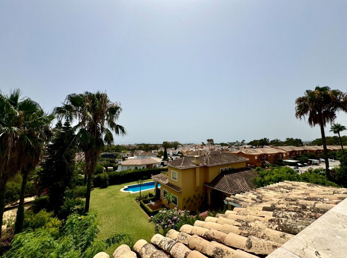 3 Bed Middle Floor Apartment in Atalaya