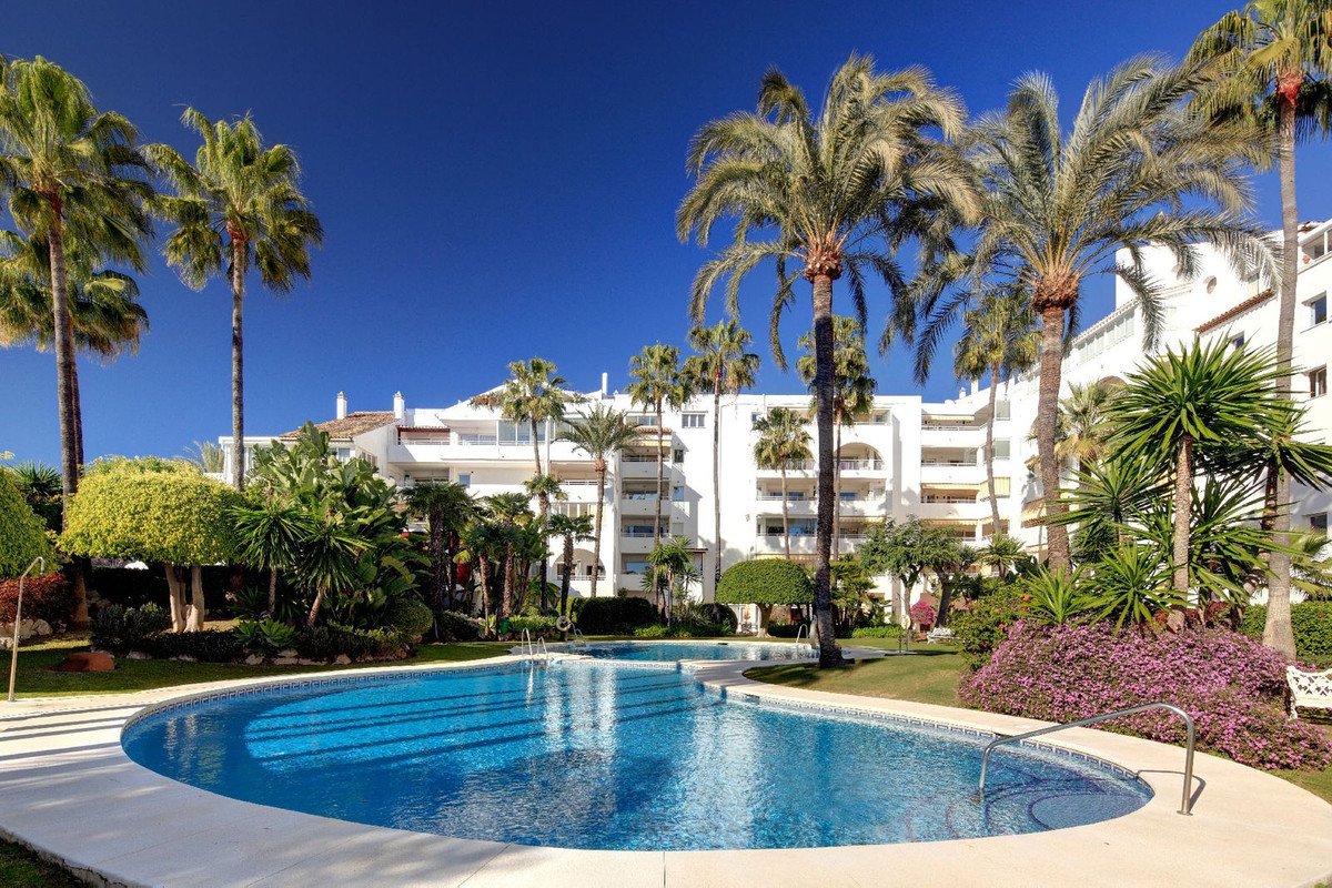 3 Bed Middle Floor Apartment in Atalaya