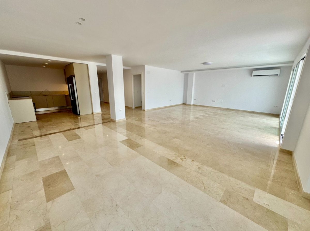 3 Bed Middle Floor Apartment in Atalaya
