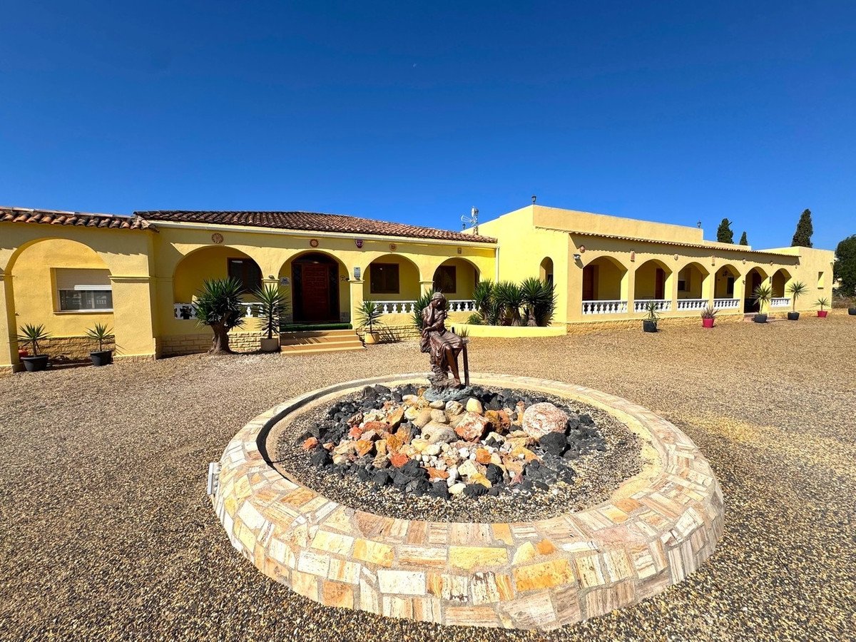 7 Bed Detached Villa in Turre