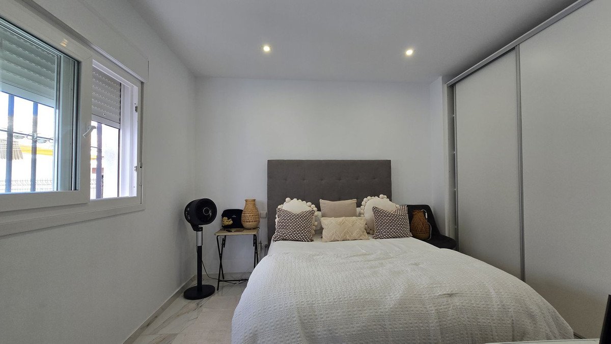 9 Bed Apartment Complex in San Pedro de Alcántara
