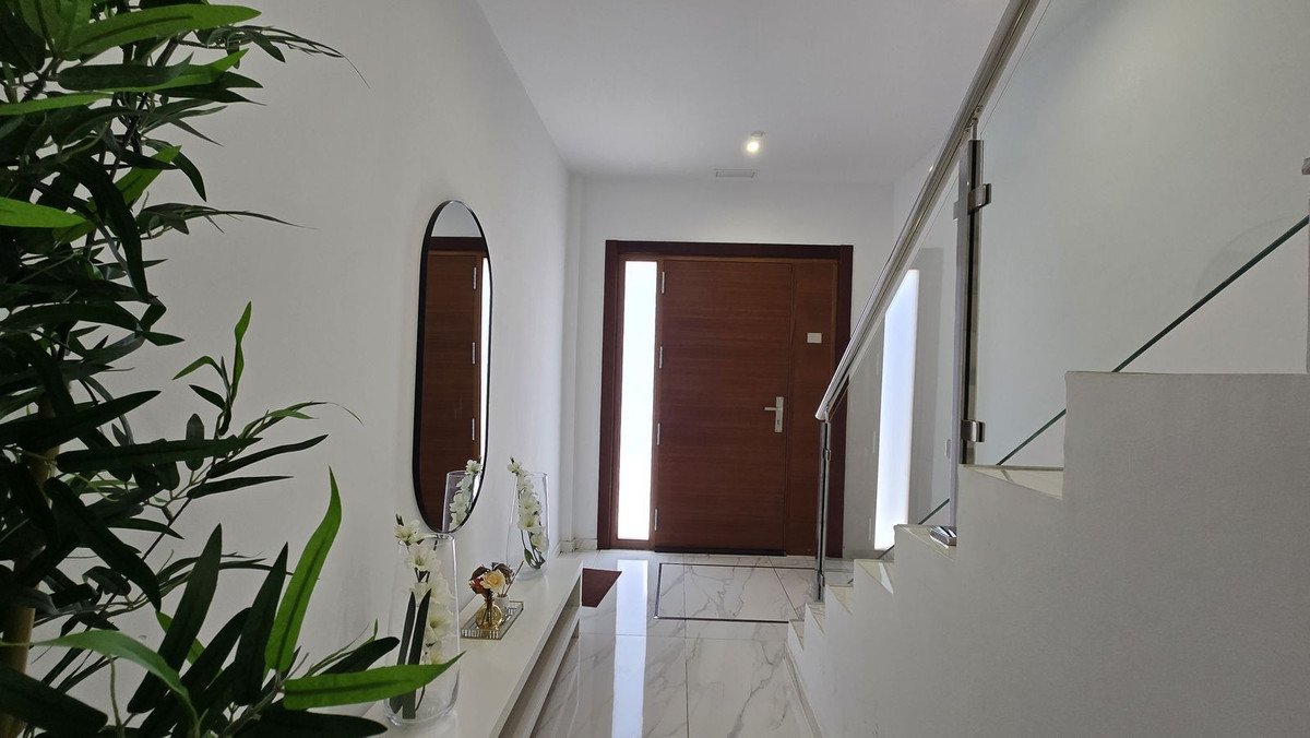 9 Bed Apartment Complex in San Pedro de Alcántara
