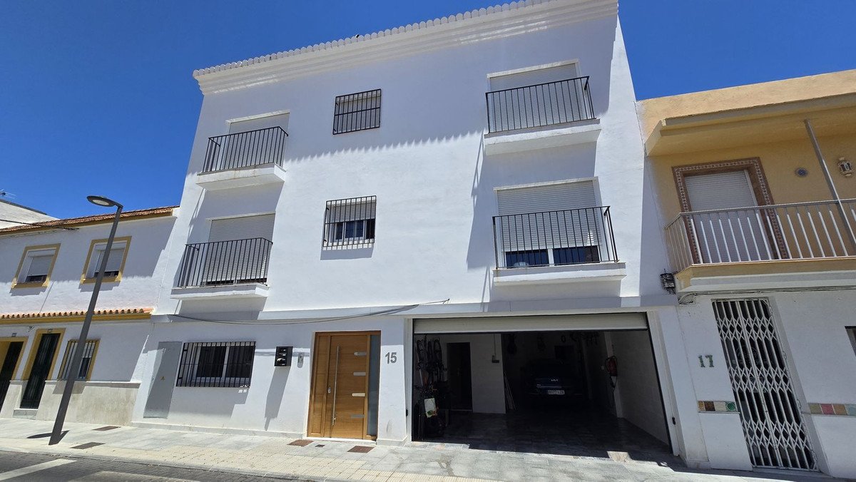 9 Bed Apartment Complex in San Pedro de Alcántara