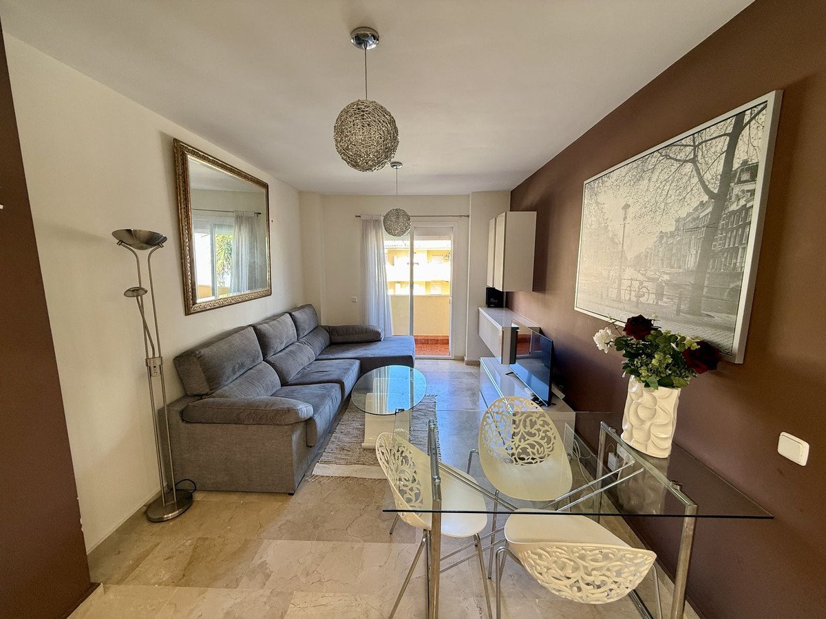 2 Bed Middle Floor Apartment in Manilva