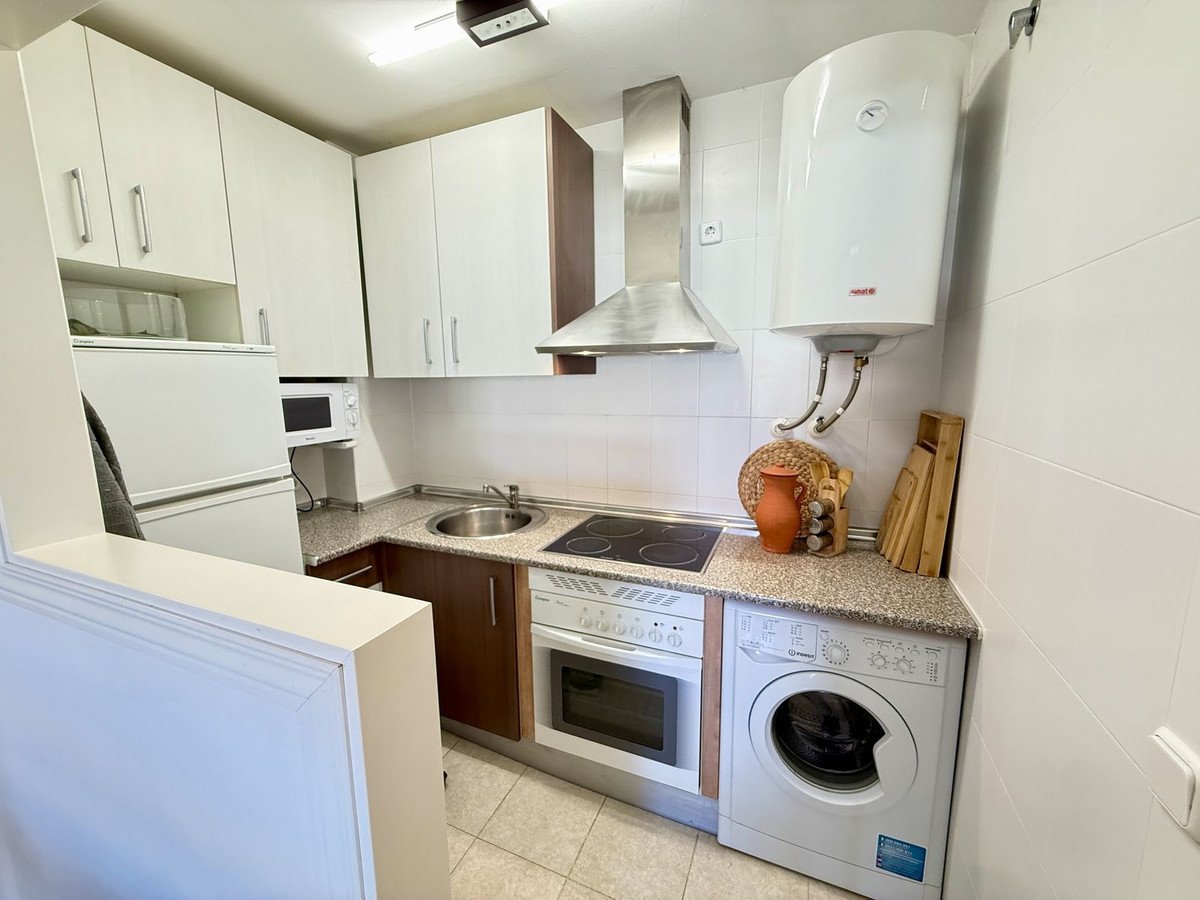2 Bed Middle Floor Apartment in Manilva