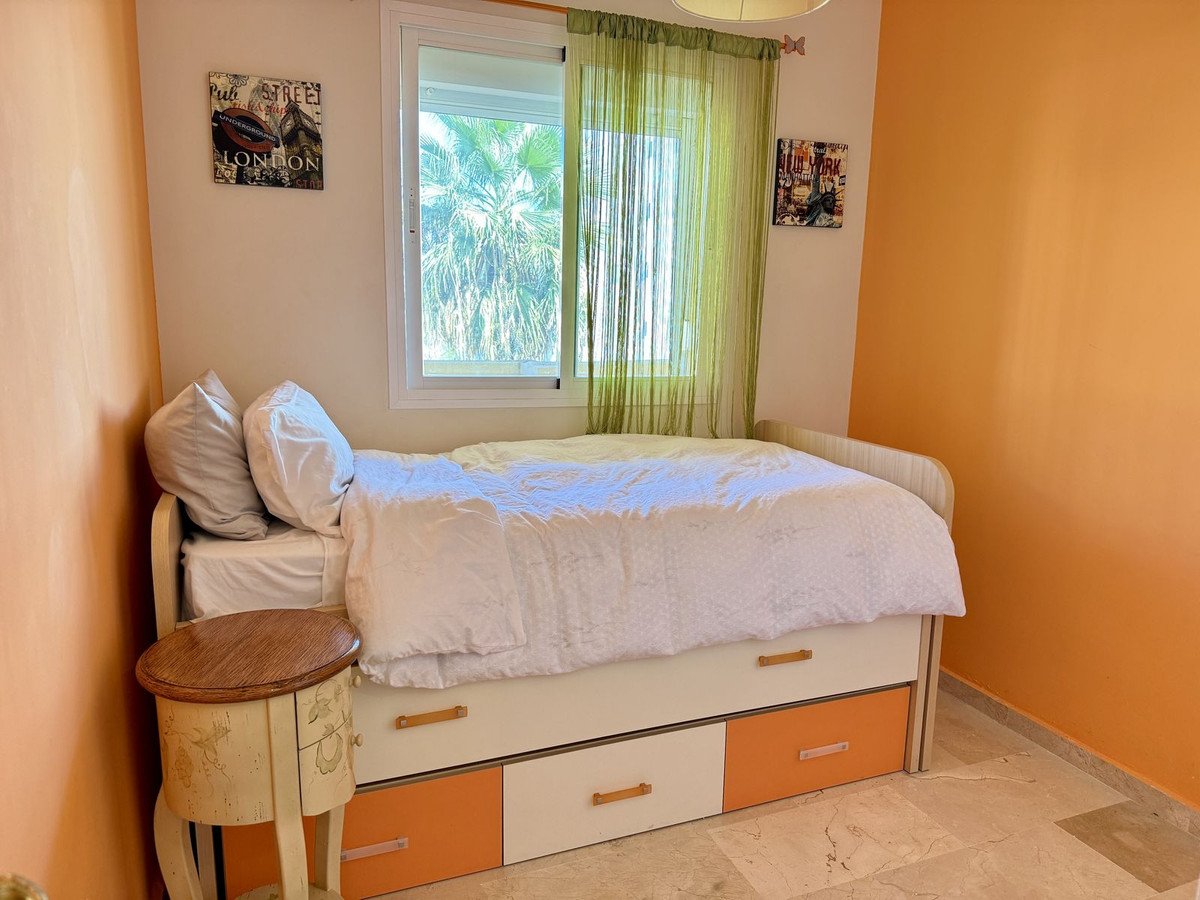 2 Bed Middle Floor Apartment in Manilva