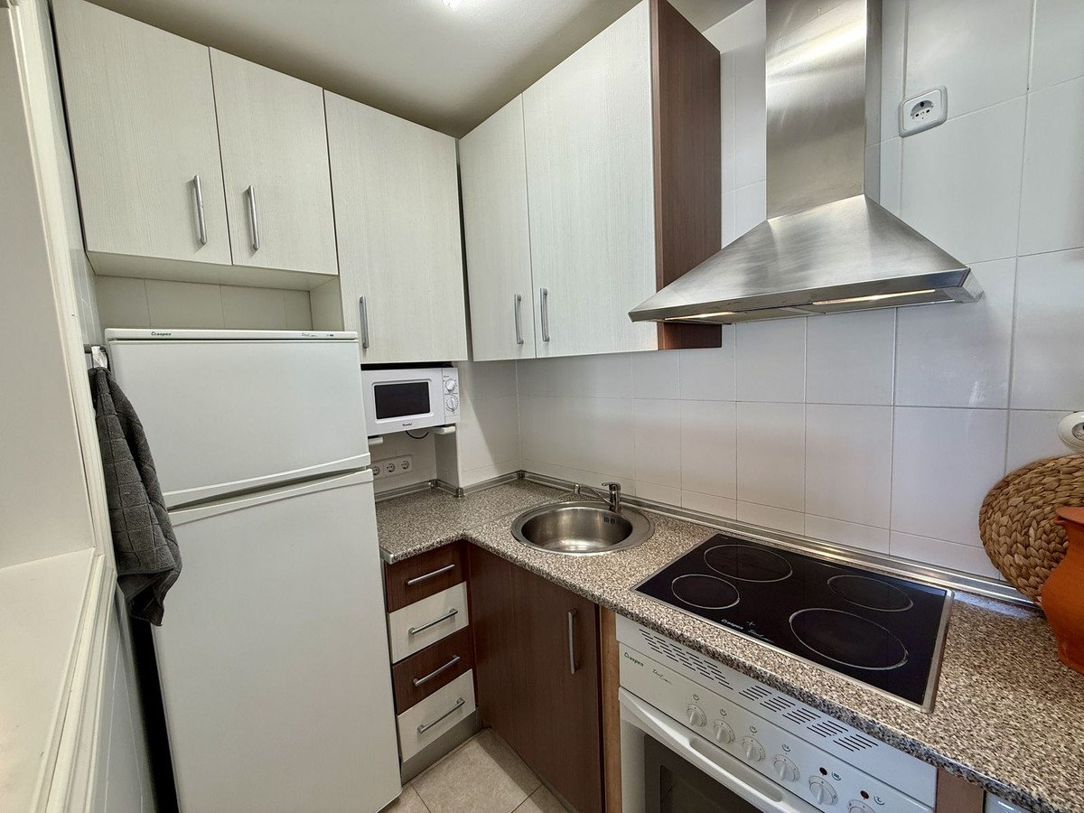 2 Bed Middle Floor Apartment in Manilva