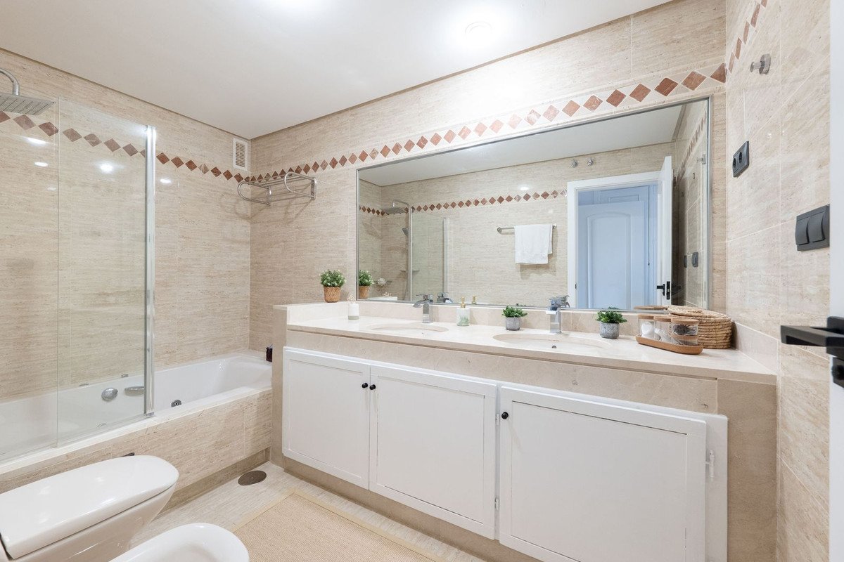2 Bed Ground Floor Apartment in La Mairena