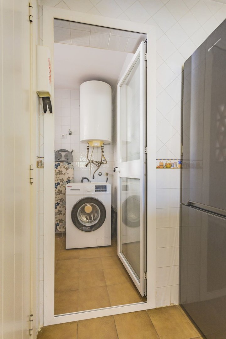 2 Bed Middle Floor Apartment in Calahonda