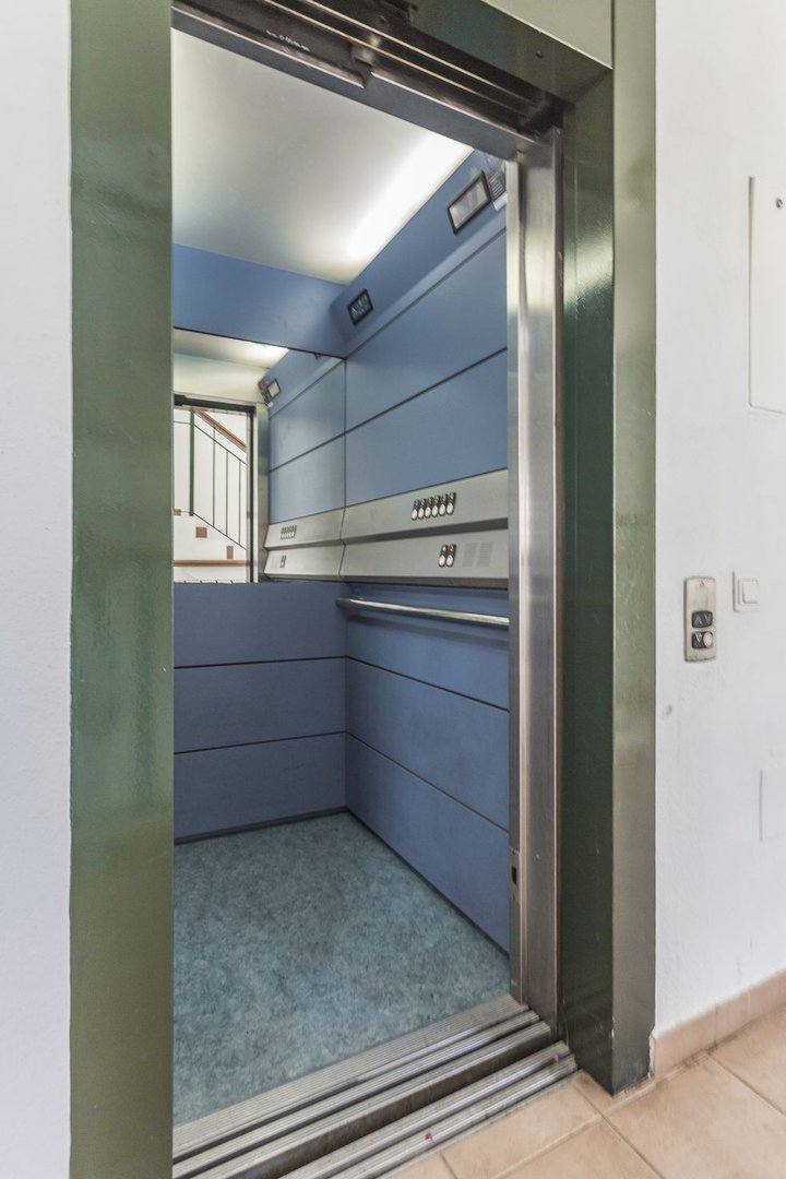 2 Bed Middle Floor Apartment in Calahonda