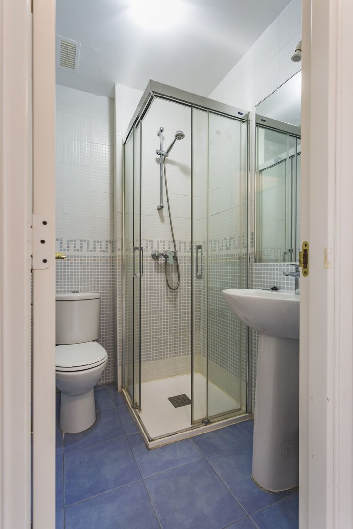 2 Bed Middle Floor Apartment in Calahonda