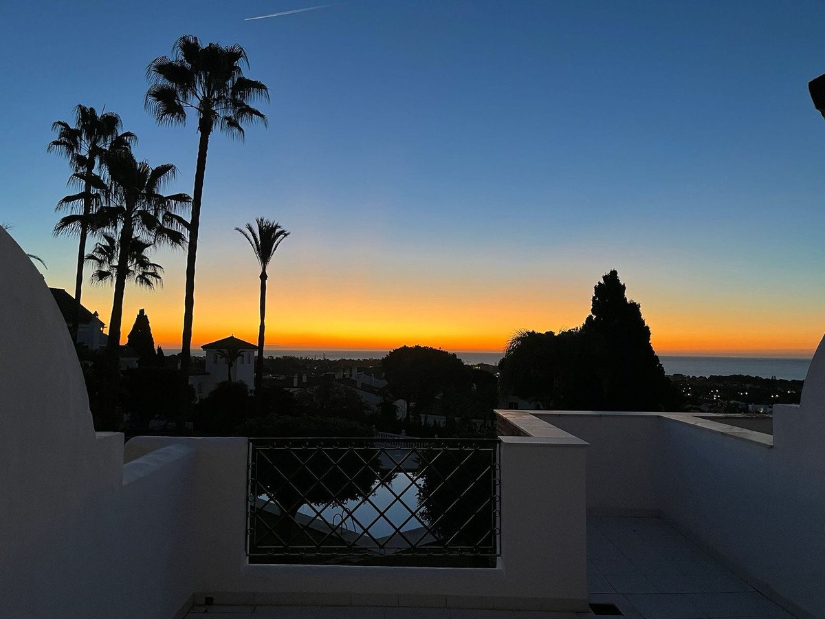 2 Bed Duplex in El Paraiso