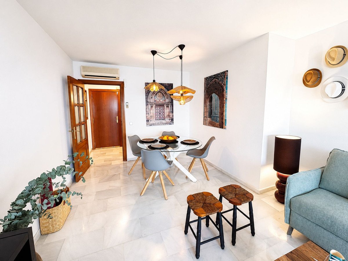 2 Bed Middle Floor Apartment in El Chaparral