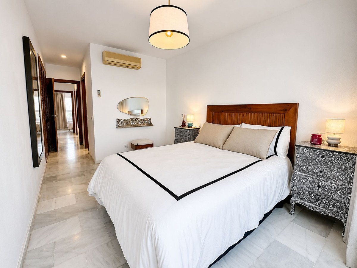 2 Bed Middle Floor Apartment in El Chaparral