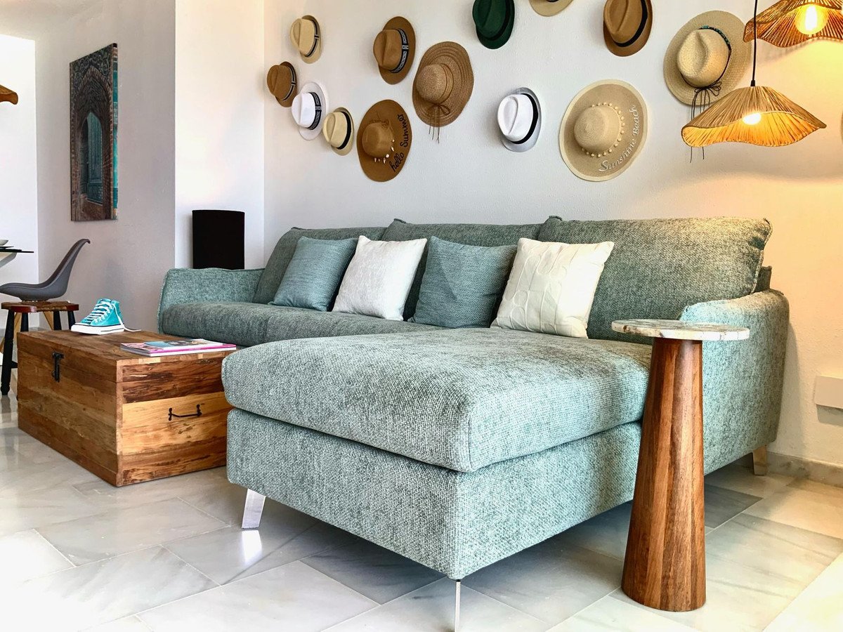 2 Bed Middle Floor Apartment in El Chaparral