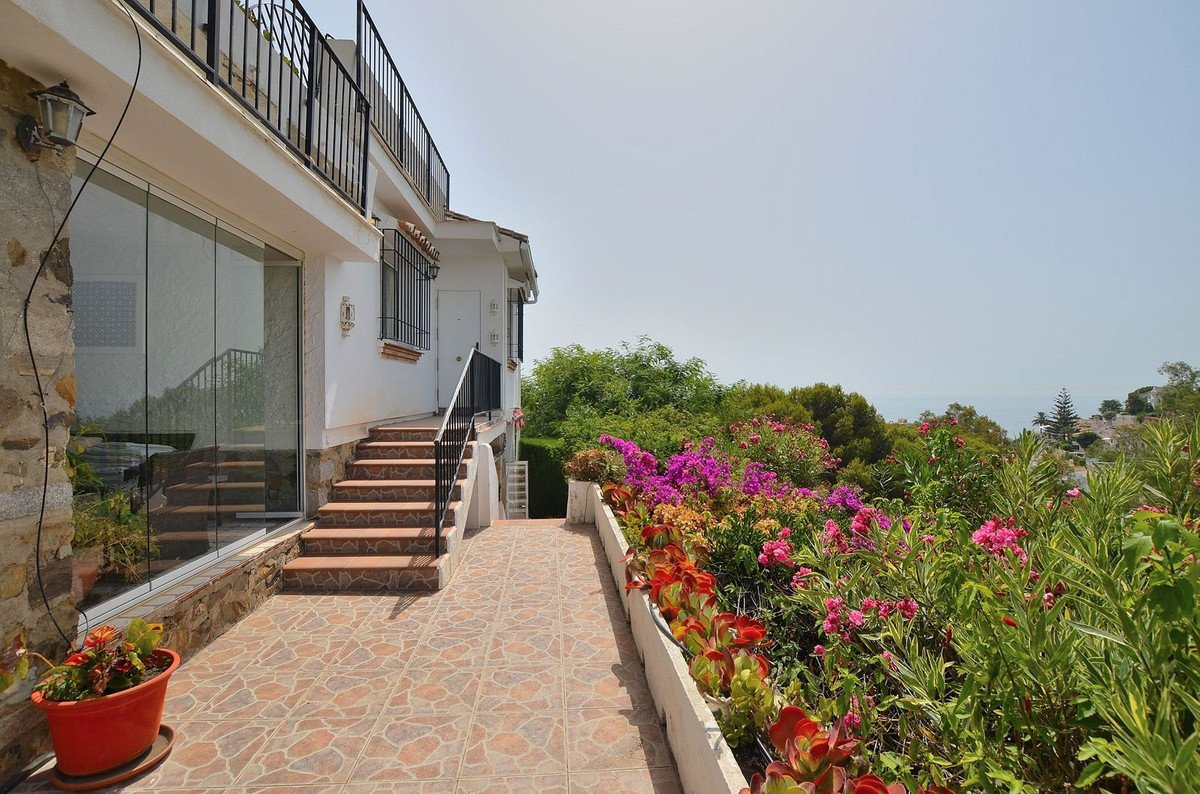 3 Bed Detached Villa in Benalmadena Costa